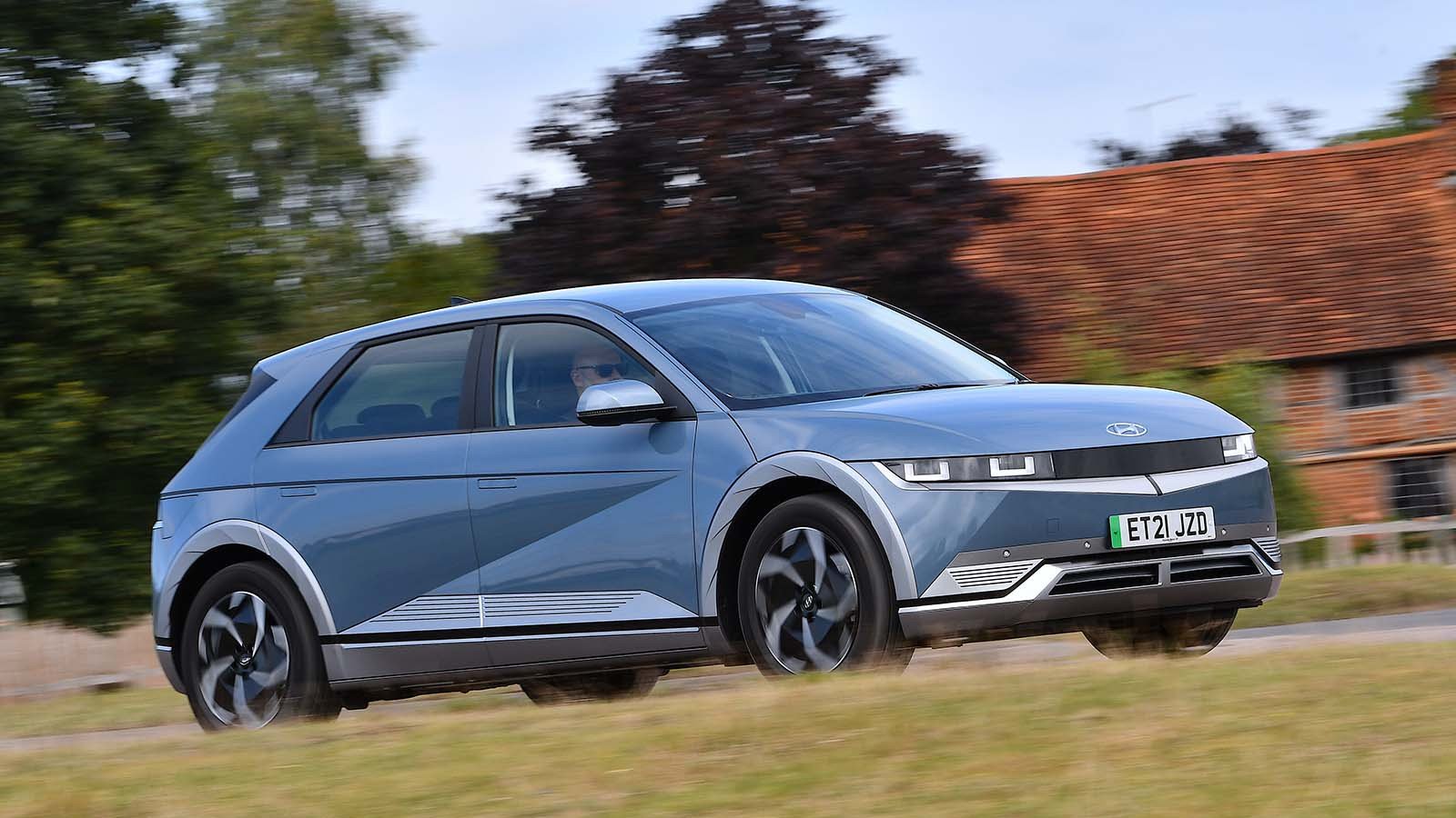 Best Budget Electric Cars Under $35,000